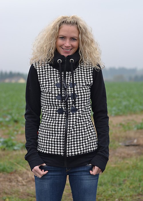 Černá mikina — foto 1