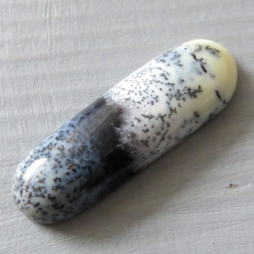 Dendritický opál De luxe, větší kabošon č.T9 — foto 1
