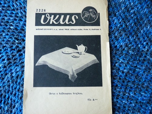 Vkus 2228, ubrus s háčkovanou krajkou — foto 1