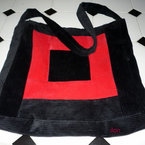 Maxitaška čertovská — foto 1