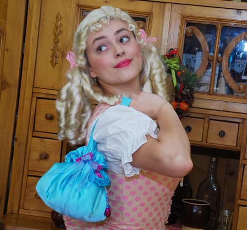 Blonďatá paruka pro slečinky urozené... — foto 1