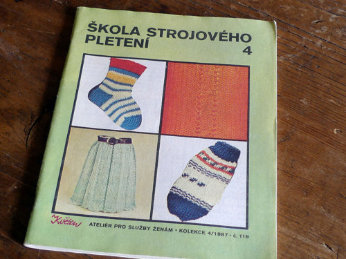 Škola strojového pletení 4 ... Ateliér KVĚTEN