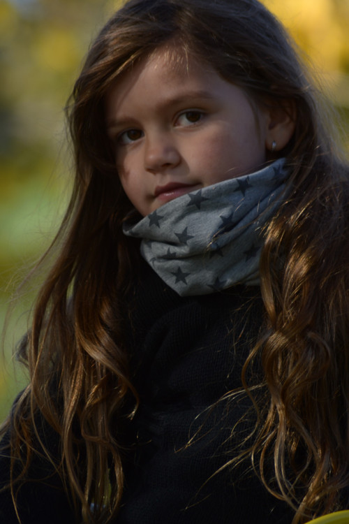 Nákrčník šedý — foto 1
