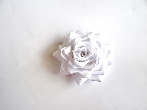 Brož - Bílá růže, 8 cm — foto 1