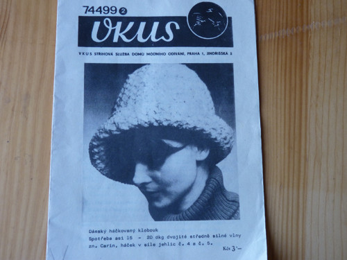 Vkus č. 74499, dámský háčkovaný klobouk — foto 1