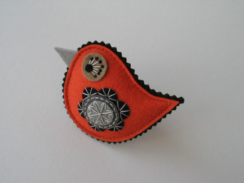 Brož ptáček- "COLOUR"; oranžová (peach) — foto 1