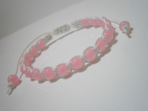 Bílo-růžový náramek (shamballa/macramé) — foto 1