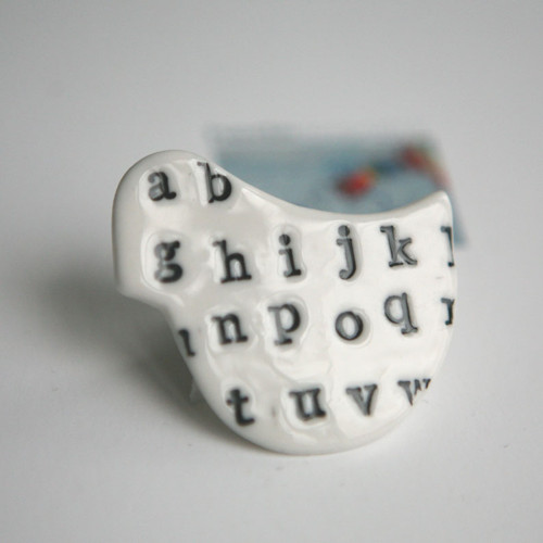 Messinger Black (porcelánová brož) — foto 1