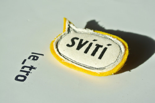 Brož SVÍTÍ — foto 1