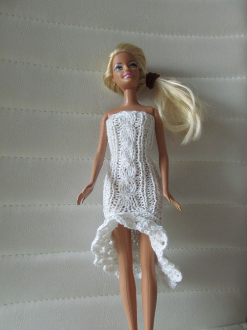 Elegantní šaty pro Barbie — foto 1