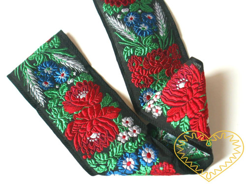 Černá krojová stuha se vzorem - š 7,2 cm