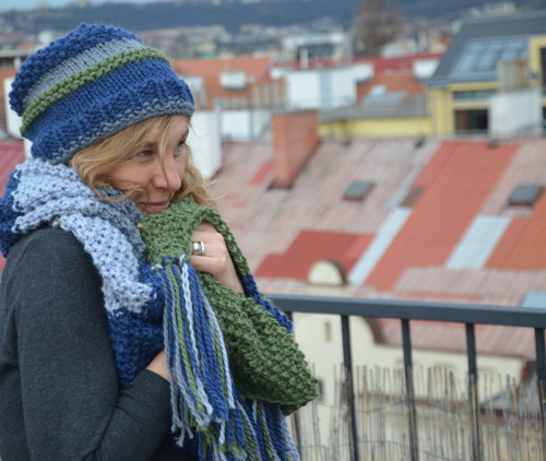 Dlouhá šála s třásněmi — foto 1