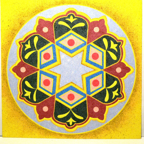 Písková mandala 12 - gotické okno