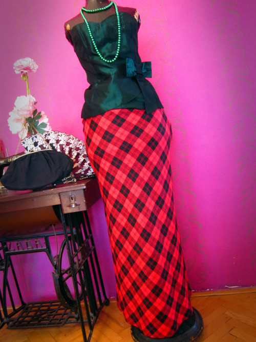 Sukně black&red klasika káro — foto 1