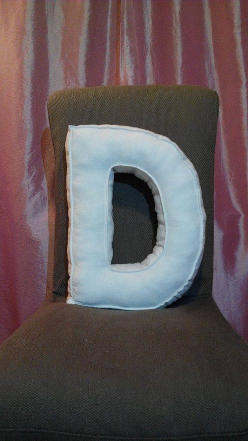 Polštář písmeno (40 cm) — foto 1