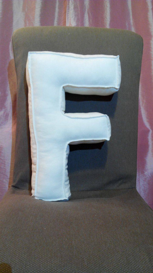 Polštář písmeno (40 cm) — foto 1