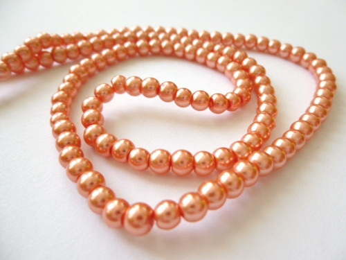 Skleněné perly světle oranžové 4mm/30ks