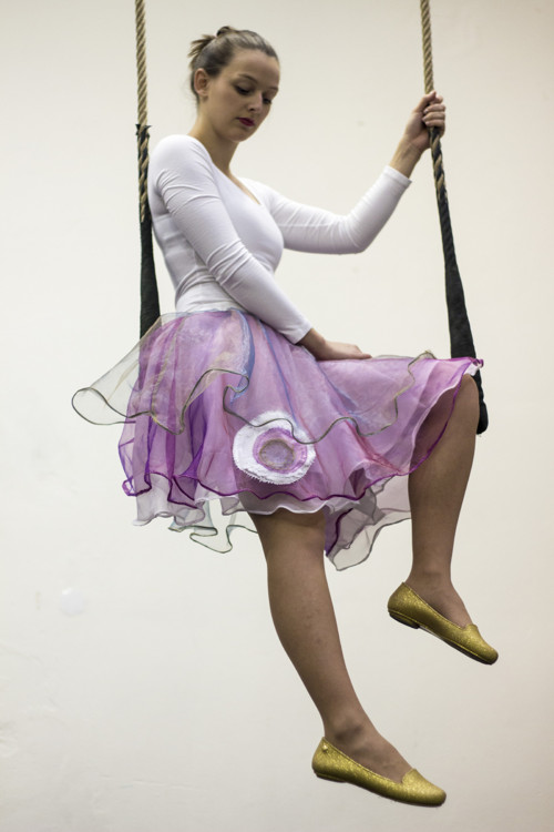 Sukně kolová bílofialová — foto 1