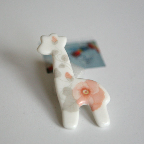 Kvete dlouze (porcelánová brož) — foto 1