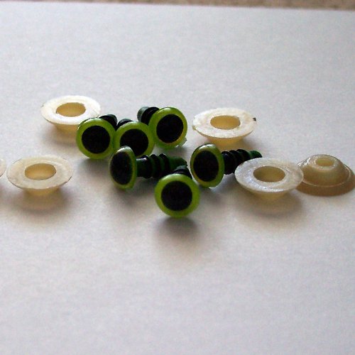 Bezpečnostní oči - zelené, 6 mm — foto 1