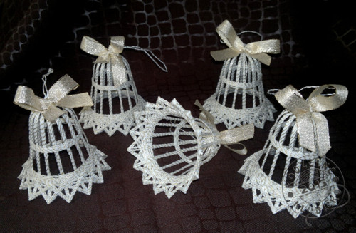 Zvonek BÍLOZLATÝ 6 cm