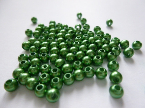 Akrylové perly tmavě zelené 4mm/100 ks