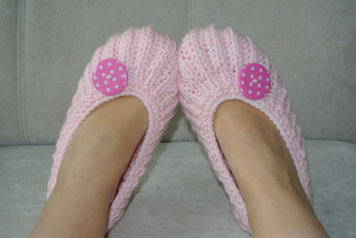Růžové ťapky s knoflíkem — foto 1
