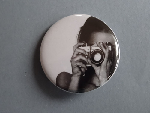 Dívka s fotoaparátem — foto 1