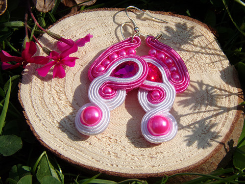 Sutaškové náušnice Crazy Pink — foto 1