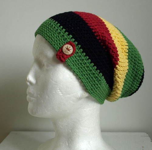 RASTA čepka s knoflíkem cannabis — foto 1
