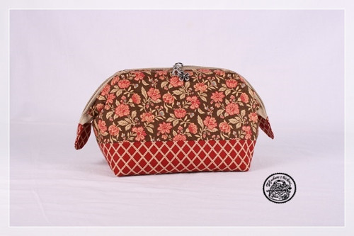 RÁMEČKOVÁ TAŠTIČKA RŮŽIČKY NA HNĚDÉ — foto 1