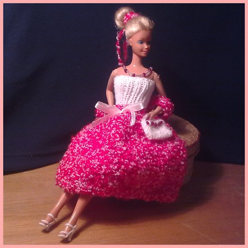 Večírkové šaty pro Barbie — foto 1
