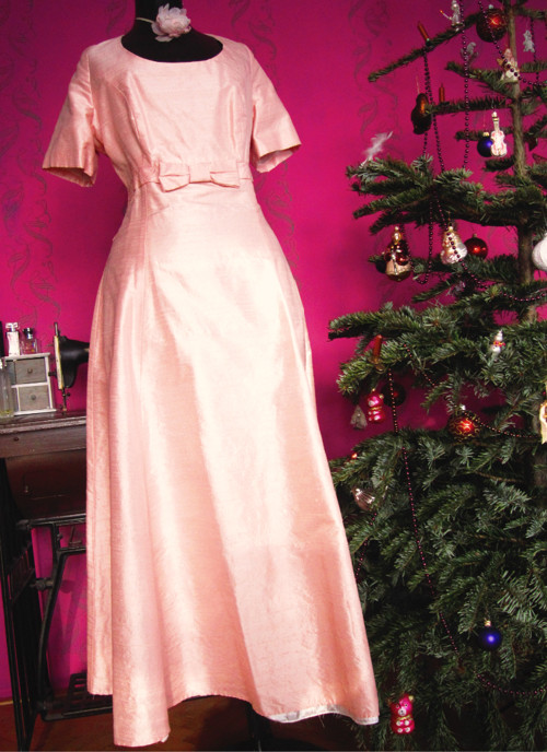 Šaty pink hedvábné jedinečné — foto 1