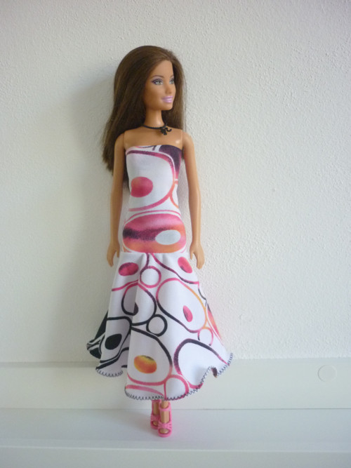 Šaty na panenku Barbie — foto 1