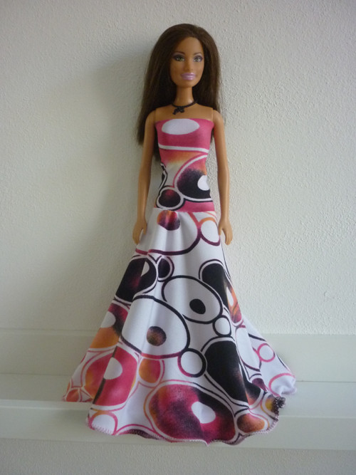 Šaty na panenku Barbie — foto 1