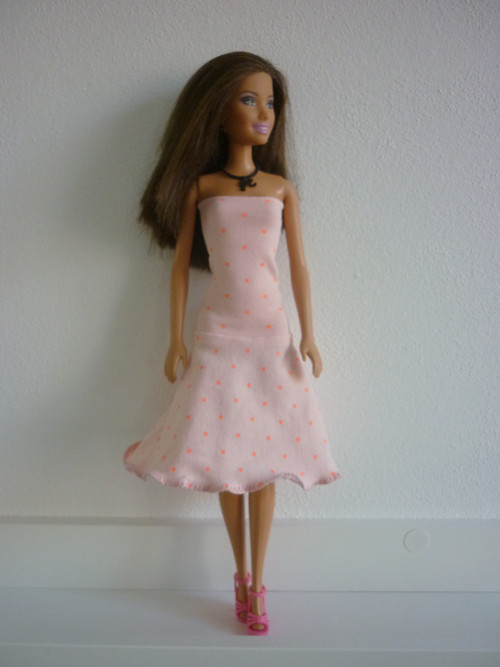 Šaty na panenku Barbie — foto 1