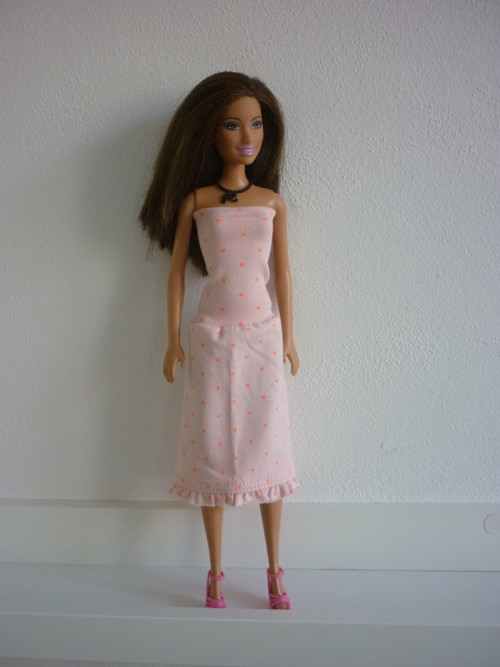 Šaty na panenku Barbie — foto 1
