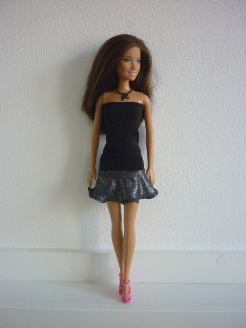 Šaty na panenku Barbie — foto 1