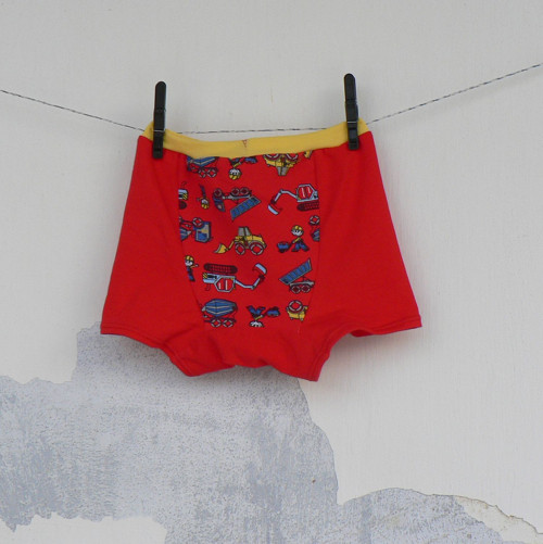 Boxerky červené vel.116 SKLADEM — foto 1