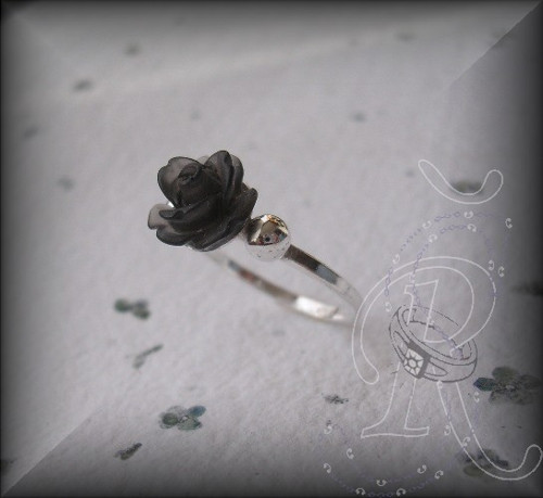 RŮŽIČKA PRSTÝNEK úzká vysoká obroučka 2 x1,8 mm — foto 1