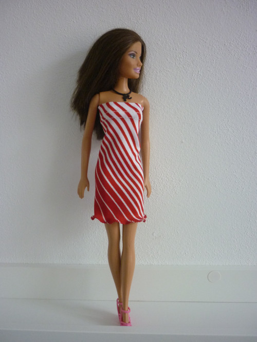 Šaty na panenku Barbie — foto 1
