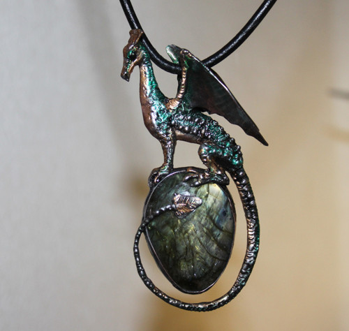 Dračí amulet — foto 1