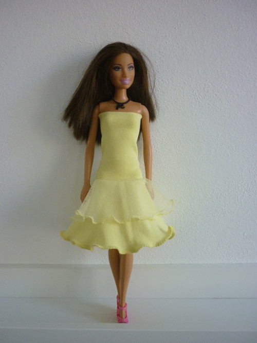 Šaty na panenku Barbie — foto 1