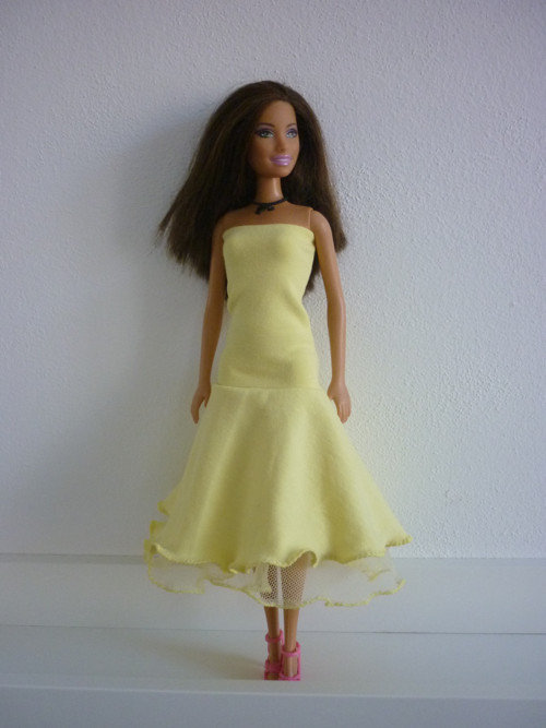 Šaty na panenku Barbie — foto 1