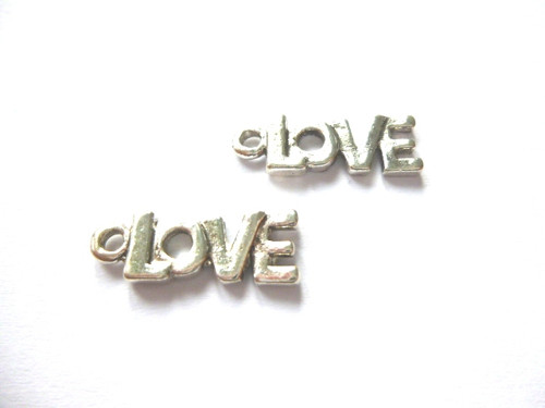 Přívěsek LOVE 2 ks — foto 1