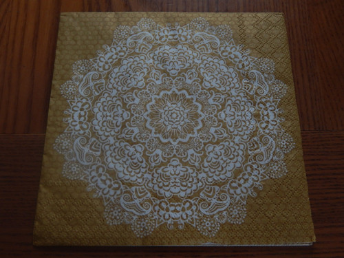Ubrousek na decoupage - květina na zlatém