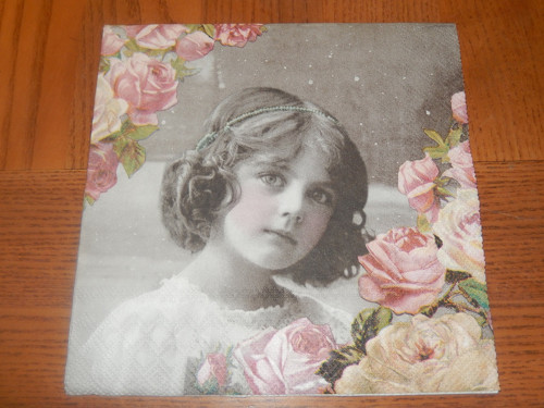 Ubrousek na decoupage - dívka s růžemi