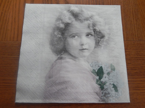Ubrousek na decoupage - dívka s konvalinkami