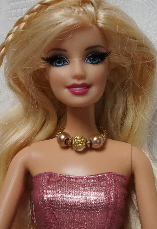Šperk pro Barbie - s růží — foto 1
