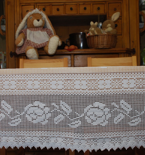 Bělostný větší ubrus — foto 1